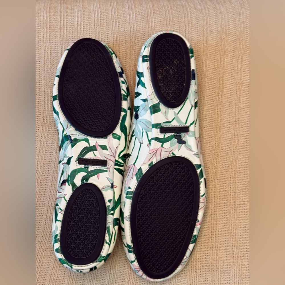 Tory Burch Women's Floral Flats - Ivory Desert White, and Green - Picture 9 of 10